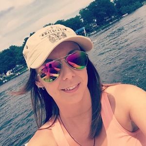 Meet your Posher, Maja